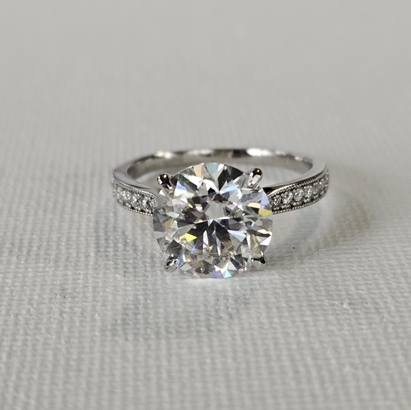 Gorgeous 5 Carat GRA Certified Moissanite Ring 💍 Sz 9! 18k/925 - Picture 3 of 11